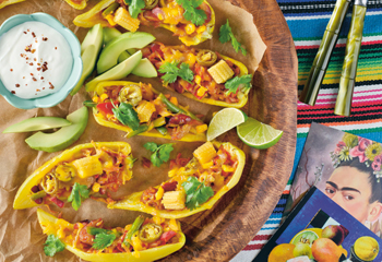 Gefüllte Spitzpaprika mit Tex-Mex-Gemüsereis Foto: © Eva Strateva/Marian Inhouse-Agentur Gefüllte Spitzpaprika mit Tex-Mex-Gemüsereis Foto: © Eva Strateva/Marian Inhouse-Agentur