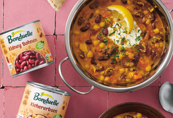 Bonduelle Kidneybohnen-Kichererbsen-Masala mit Pitabrot Foto: © Eva Strateva/Marian Inhouse-Agentur Bonduelle Kidneybohnen-Kichererbsen-Masala mit Pitabrot Foto: © Eva Strateva/Marian Inhouse-Agentur