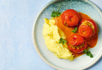 Gefüllte Tomaten Foto: © Elke Gebeshuber/Marian Inhouse-Agentur Gefüllte Tomaten Foto: © Elke Gebeshuber/Marian Inhouse-Agentur