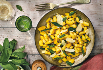 Salbeignocchi mit brauner Butter und Parmesan Foto: © Elke Gebeshuber/Marian Inhouse-Agentur