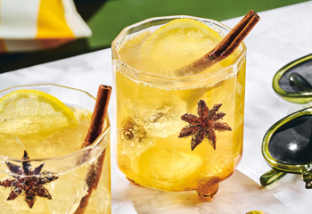 Five-Spice Lemon Whisky Fizz Foto: © Matthias Piket/Marian Inhouse-Agentur Five-Spice Lemon Whisky Fizz Foto: © Matthias Piket/Marian Inhouse-Agentur
