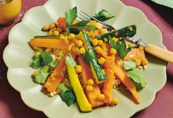 Traditionell marokkanischer Couscous mit Gemüse Foto: © Elke Gebeshuber/Marian Inhouse-Agentur Traditionell marokkanischer Couscous mit Gemüse Foto: © Elke Gebeshuber/Marian Inhouse-Agentur