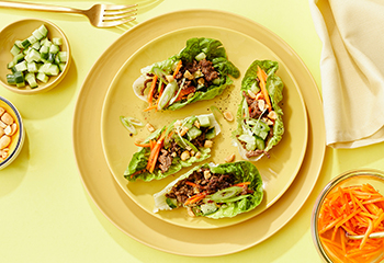 Salat-Tacos mit scharfem Faschiertem Foto: © Kevin Ilse