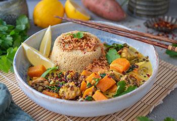 Süßkartoffel-Curry mit Tempeh Foto: © Lea Green Süßkartoffel-Curry mit Tempeh Foto: © Lea Green