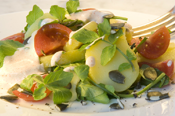 Salat mit Brunnenkresse und Kartoffel